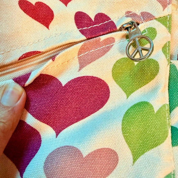 Bungalow 360 Multicolor Heart Crossbody Bag - Picture 4 of 9